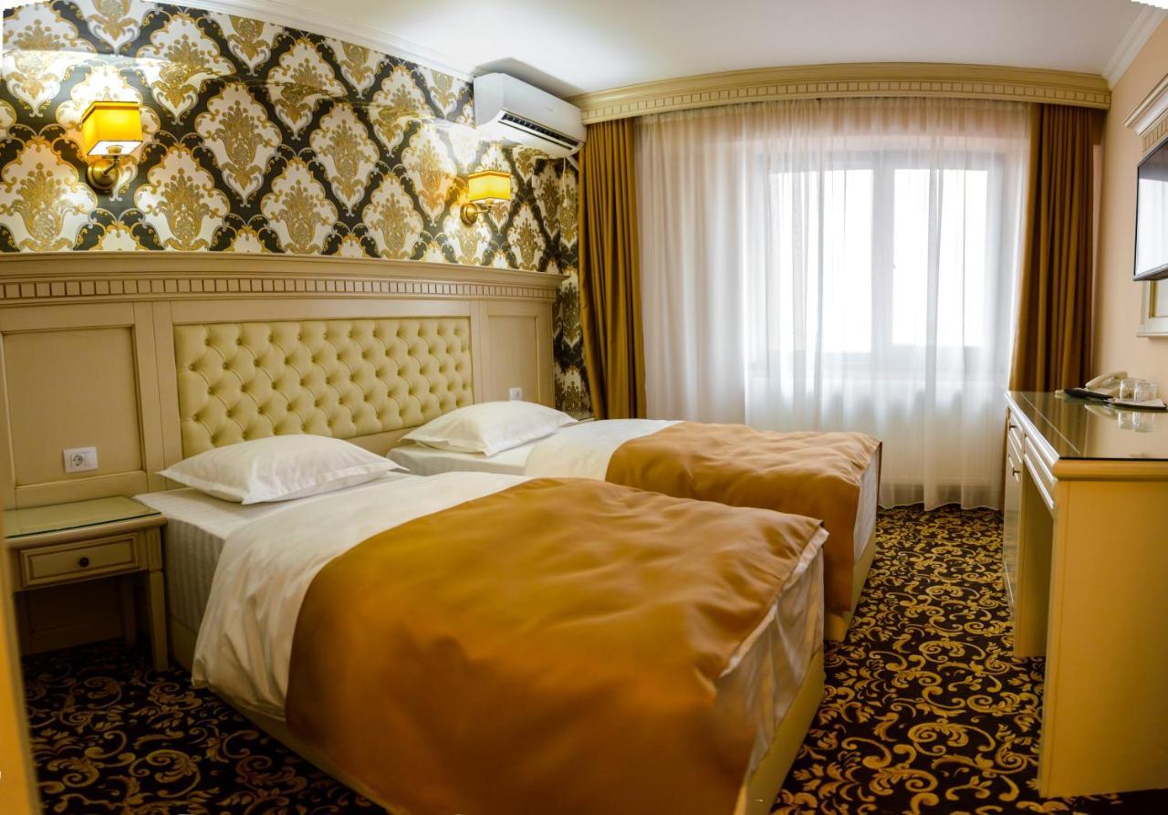 Little Orient Hotel Brăila Buitenkant foto