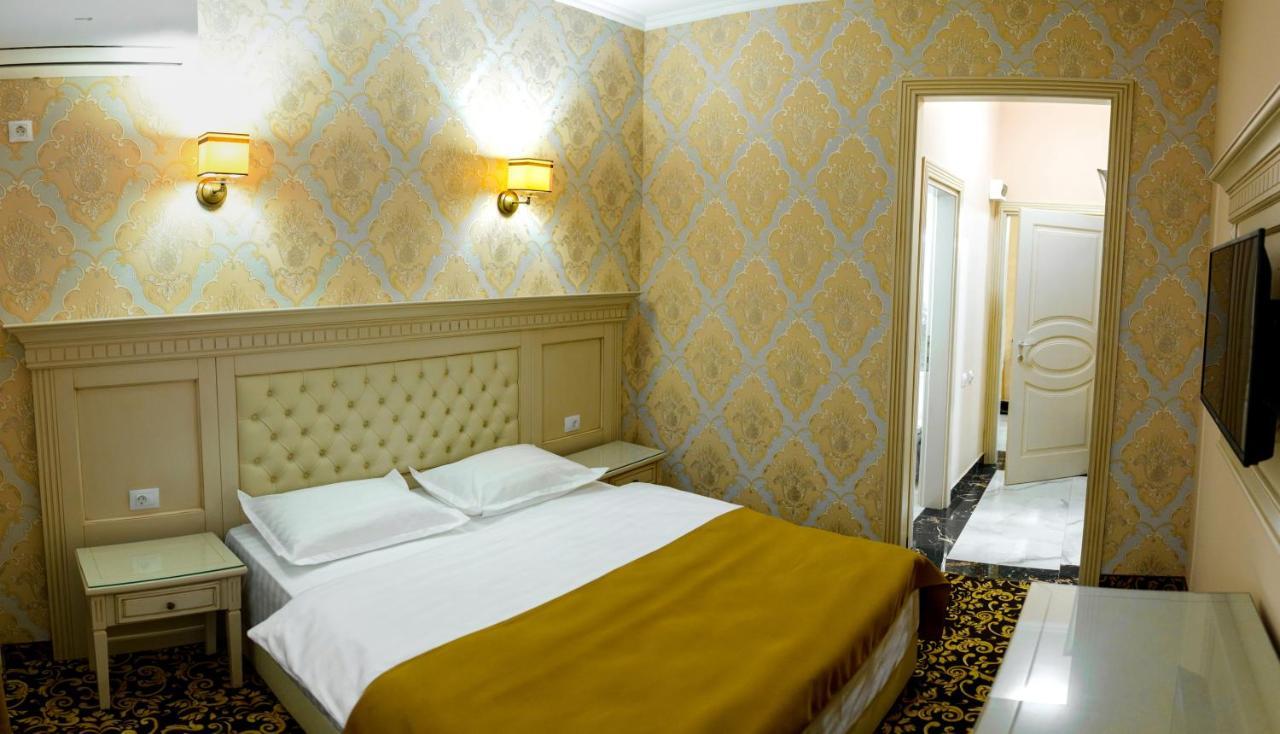 Little Orient Hotel Brăila Buitenkant foto