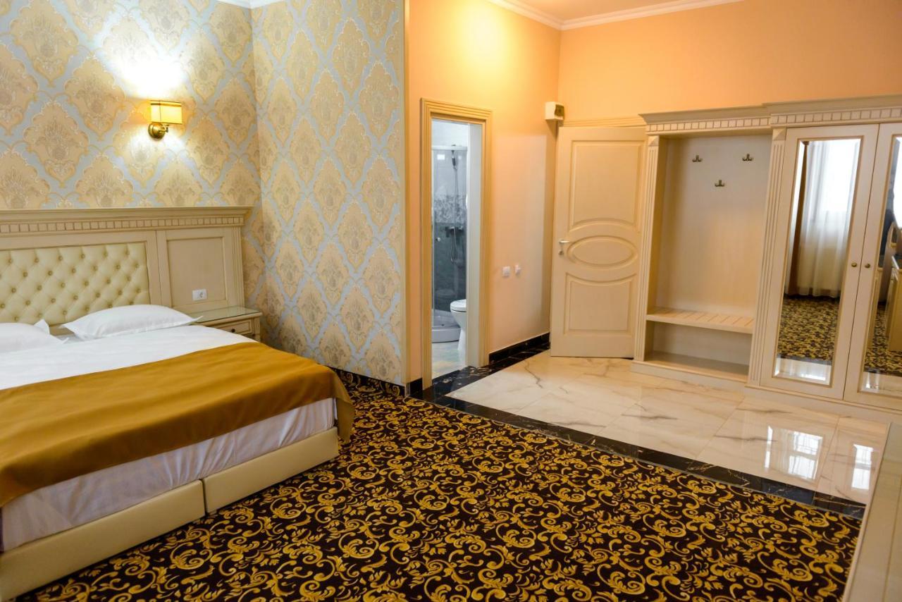 Little Orient Hotel Brăila Buitenkant foto